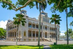 Iolani Palace.jpg