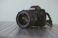 photo-1549449709-c74021f9fc2c