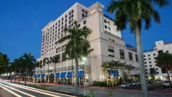 Hyatt-Place-Boca-Raton-Downtown-P027-Exterior-Corner-Night.16x9.webp