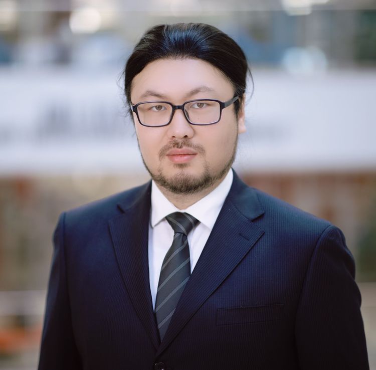 Headshot_Lin.jpg