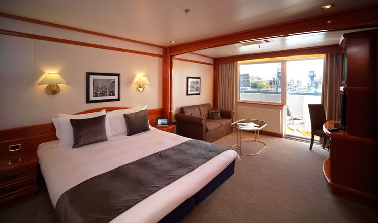 Yacht Executive King Room.jpg