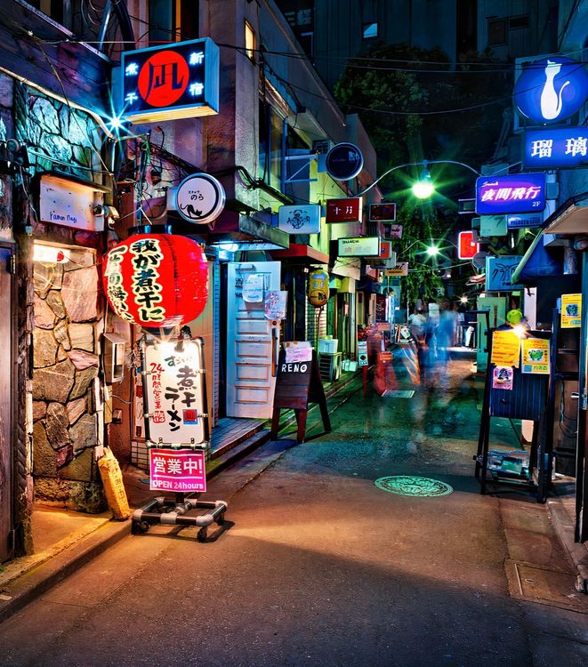 Golden Gai, Shinjuku Tokyo_resized.jpg