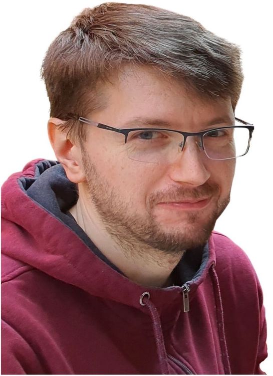 Piotr headshot (1).jpg